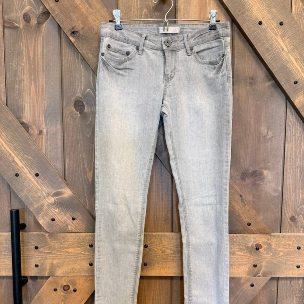 No Boundaries Skinny Jeans Women 5 Gray Good Stretch Light Wash Denim